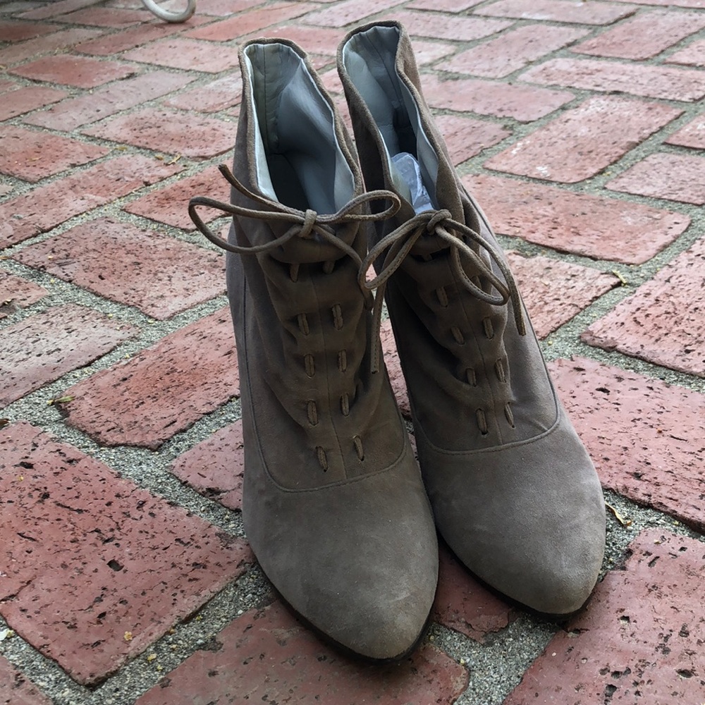 Calvin Klein Sadee Gray Suede heeled boot sz 7.5